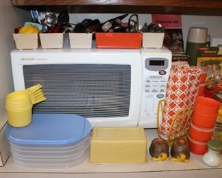 MICROWAVE, KNIVES, FLATWARE