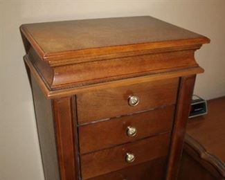 JEWELRY CHEST