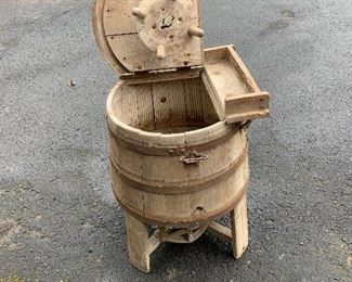 Wooden washing machine 