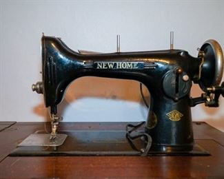 New Home Sewing machine with table 