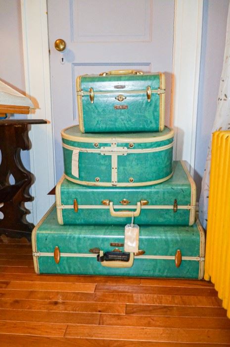4 piece Set of Amazing Samsonite Vintage luggage