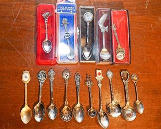 15 Vintage souvenir spoons