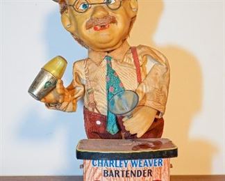 Charley Weaver Bartender figurine 1950's Tin toy battery operated