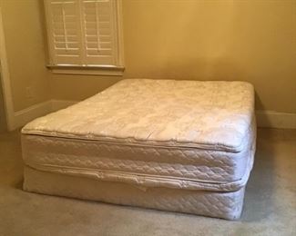 Queen size mattress set!