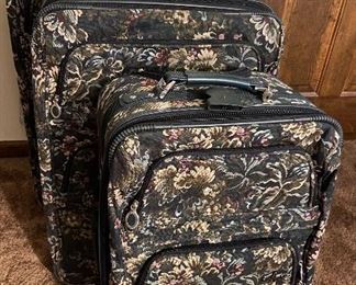 3 piece large nesting luggage set