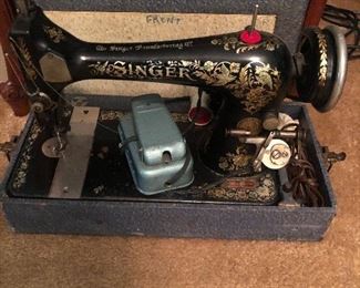 VINTAGE SEWING MACHINE WITH CASE.