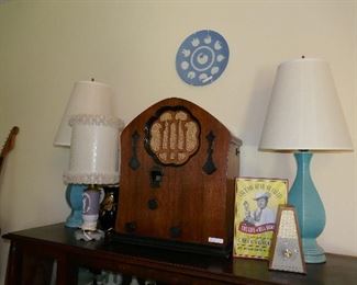 Vintage Radio and Pottery Lamps