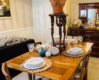 Antique oak extendable dining table