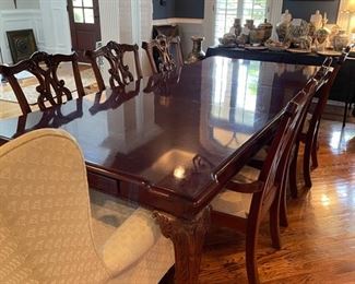 Stoneleigh by Stanley Mahogany Dining Table and chairs