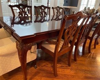 Stoneleigh by Stanley Mahogany Dining Table and chairs