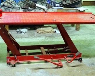 Pittsburgh 1000lb Hydraulic Motorcycle Lift, 86.5" x 27", Item No. 69904