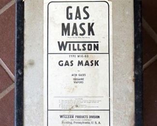Vintage WWII Willson Wig Gas Mask, Model WIG-G3, In Carrying Case