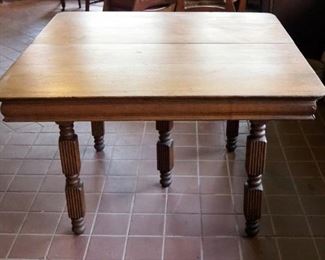 Antique Solid Wood Dining Table With Turned Legs, 28.75" x 44.5" x 45"