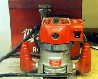 Milwaukee Electric Router, Model 5650, With Metal Case