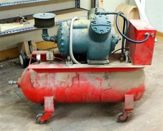 Electric Air Compressor With Carrier Motor Model 6F25-119, Powers On