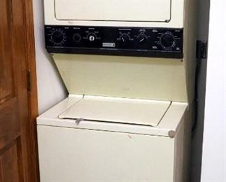 Kelvinator Electric Washer Dryer Unit Model MLXE62RED0, 74.5" x 27" x 29"