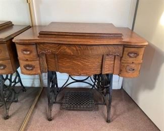 Sewing Table 4 Drawers