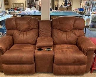 Lazy Boy double theater seat with console and cup holders. Electric reclining.