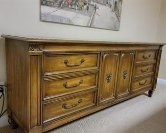 $195. 32 x 78 x 20