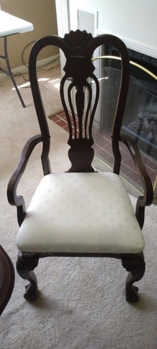 Dining room table chairs