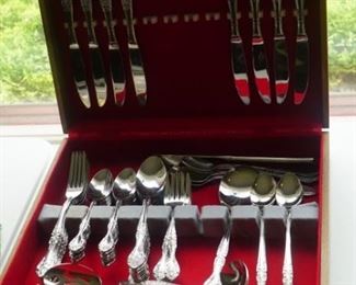 Silver plate silverware set