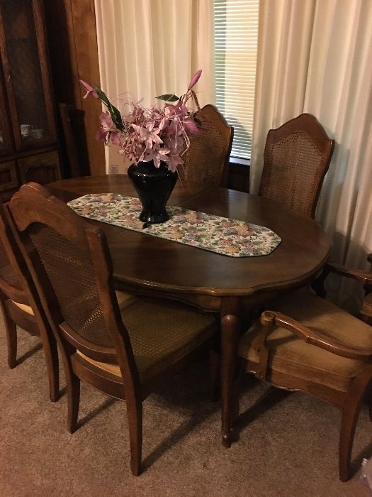 Dining table & chairs