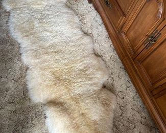 6' sheep skin rug.