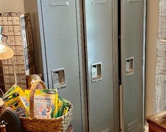 School Locker Set