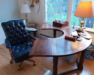 U shaped desk with executive chair