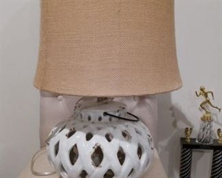 Lantern style lamp