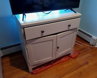 White table/cabinet