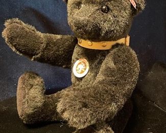 $150.00
Classic teddy bear with button collar EAN 038365
13” Alpaca 
LE 420/2008
With box and COA 
