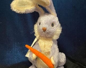 $80.00
Violet rabbit EAN 682155
8” Mohair
LE 121/1500
With box and COA 