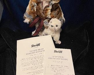 $275.00
Teddy bear Eskimo with seal
EAN 036095 Mohair 
LE 14/1500
With box and COA 