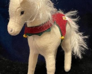 $90.00
Christmas Horse EAN 036743
Wool
LE 68/1500
With box and COA 