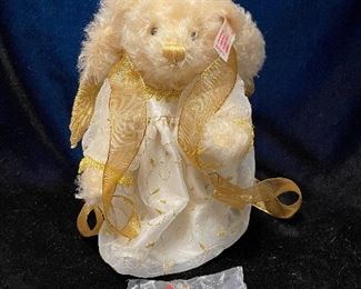 $90.00
Christmas angel teddy bear.  
EAN 037412 
LE 69/2006
With box and COA 