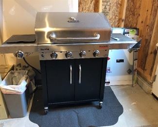 Charbroil grill. Good condition! $95