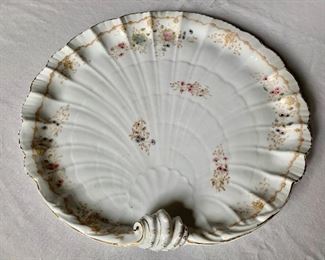 $50  - Vintage shell shaped platter 13.14" x 14". 
