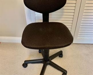 $40 - Office chair - 35"H x 20"H seat high x 17"W