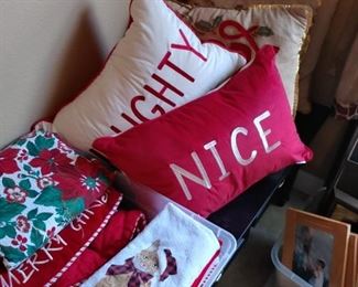 naughty and nice - Christmas kitsch