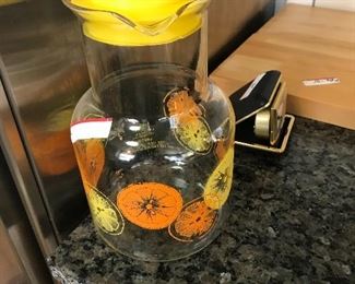 Pyrex juice jar 