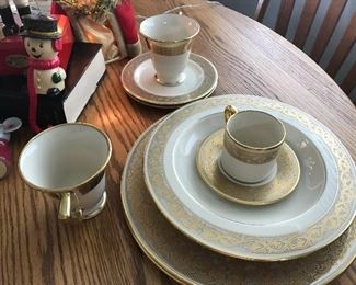 Several place settings from Lenox 