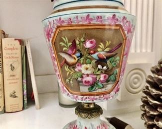 Floral lamp with birds