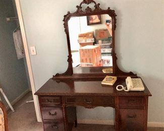 Antique desk/vanity
