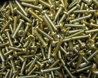 30 LB BOX 8/32" x 3/4" Phillips Machine Screw APPROX 4800 SCREWS- NEW