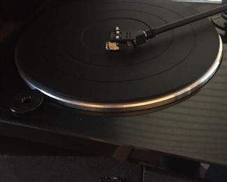 Denon-turntable--all works