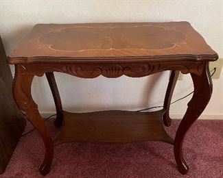 Table......Picture 1 of 2