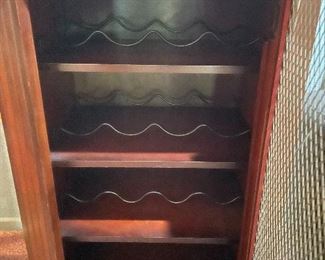 Inside of the wine rack.....Picture 2 of 3