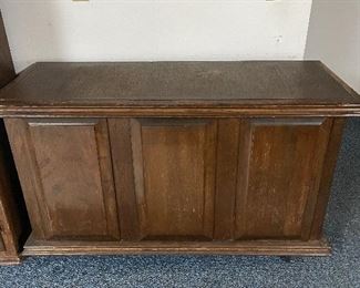 Wooden laundry sorter.....Picture 2 of 2