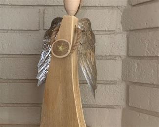 lot 7- Wood angel decor $8 